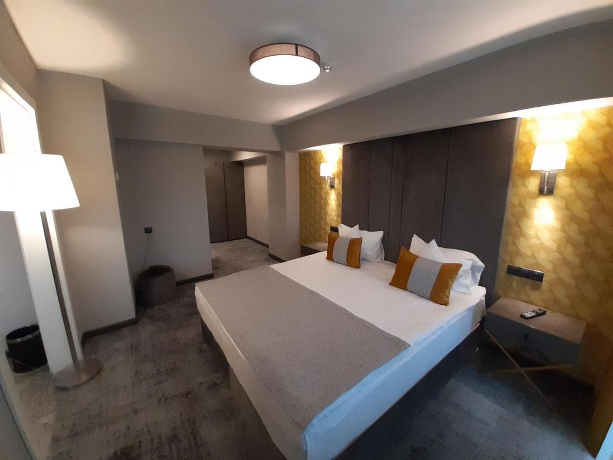 Hotel Univers Kluż-Napoka Zewnętrze zdjęcie