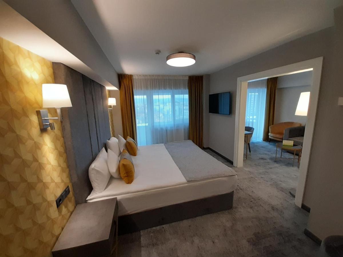 Hotel Univers Kluż-Napoka Zewnętrze zdjęcie