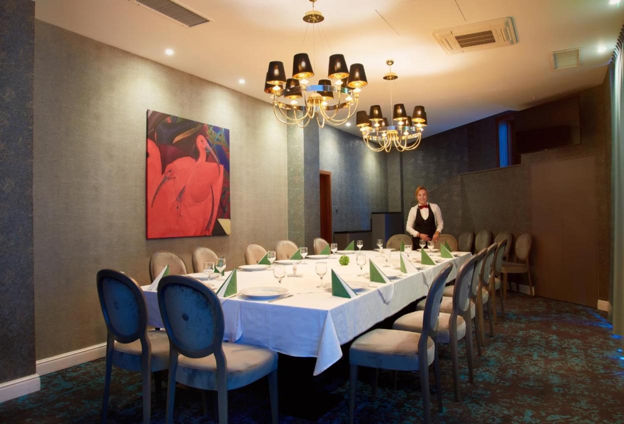 Hotel Univers Kluż-Napoka Zewnętrze zdjęcie