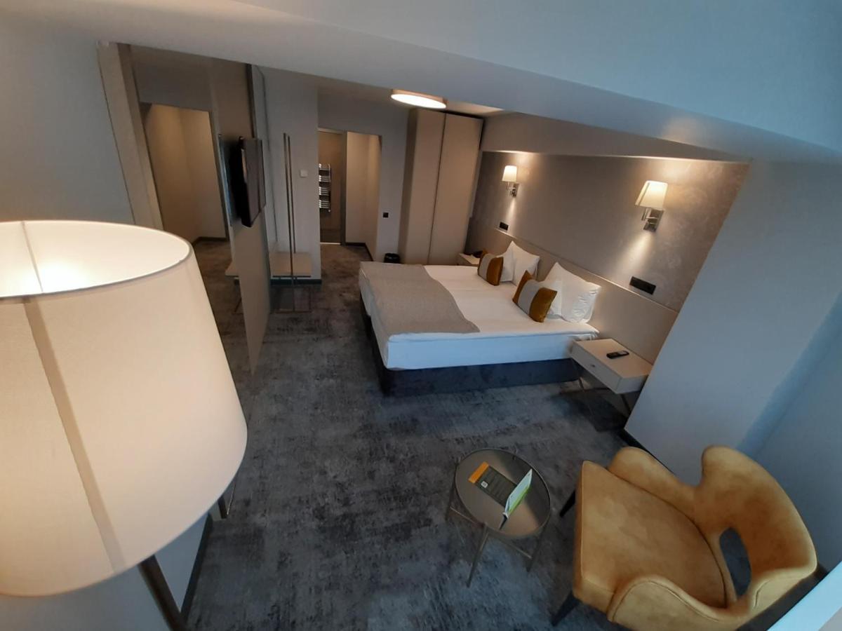 Hotel Univers Kluż-Napoka Zewnętrze zdjęcie