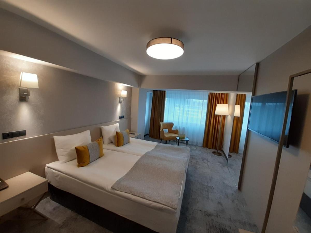 Hotel Univers Kluż-Napoka Zewnętrze zdjęcie
