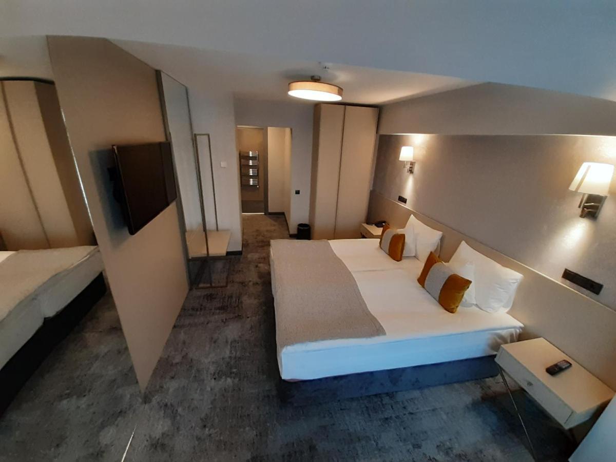 Hotel Univers Kluż-Napoka Zewnętrze zdjęcie