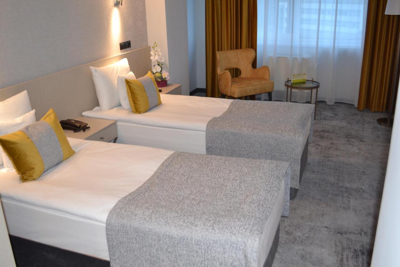 Hotel Univers Kluż-Napoka Zewnętrze zdjęcie