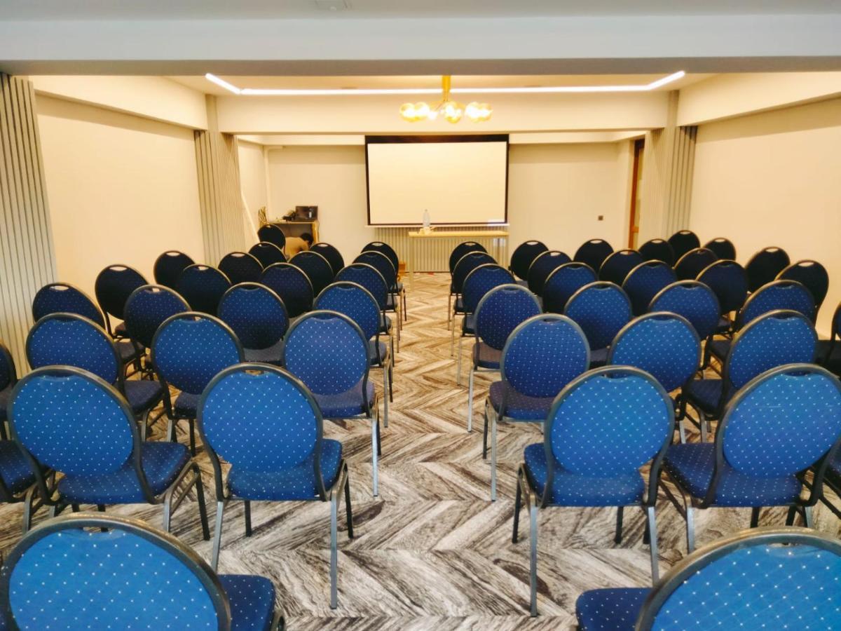 Hotel Univers Kluż-Napoka Zewnętrze zdjęcie