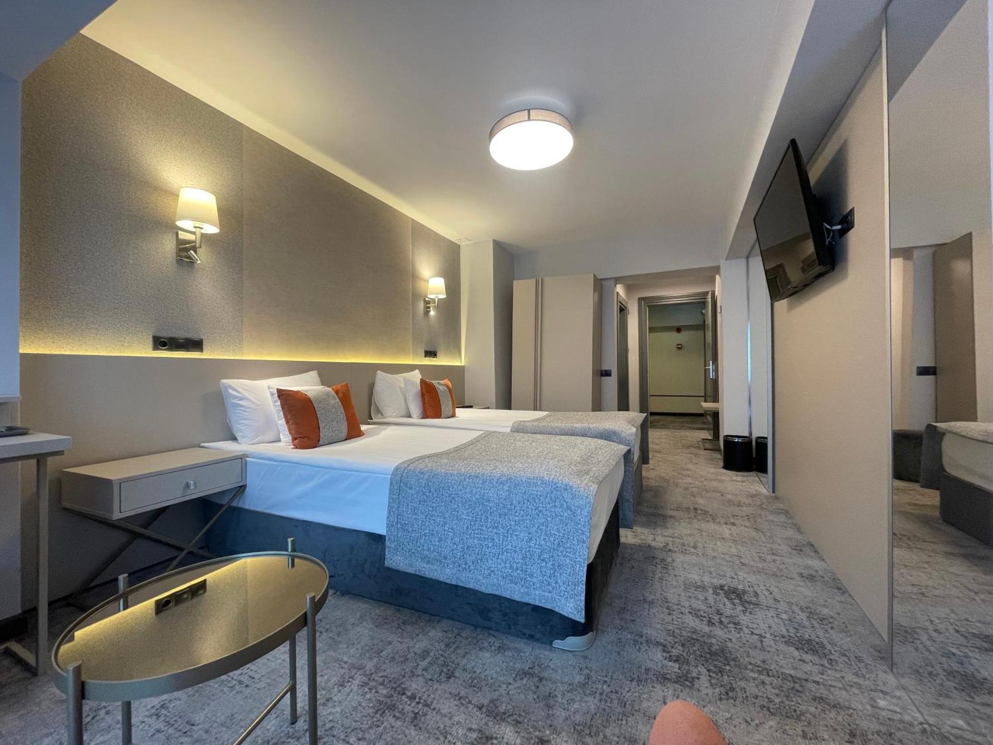Hotel Univers Kluż-Napoka Zewnętrze zdjęcie