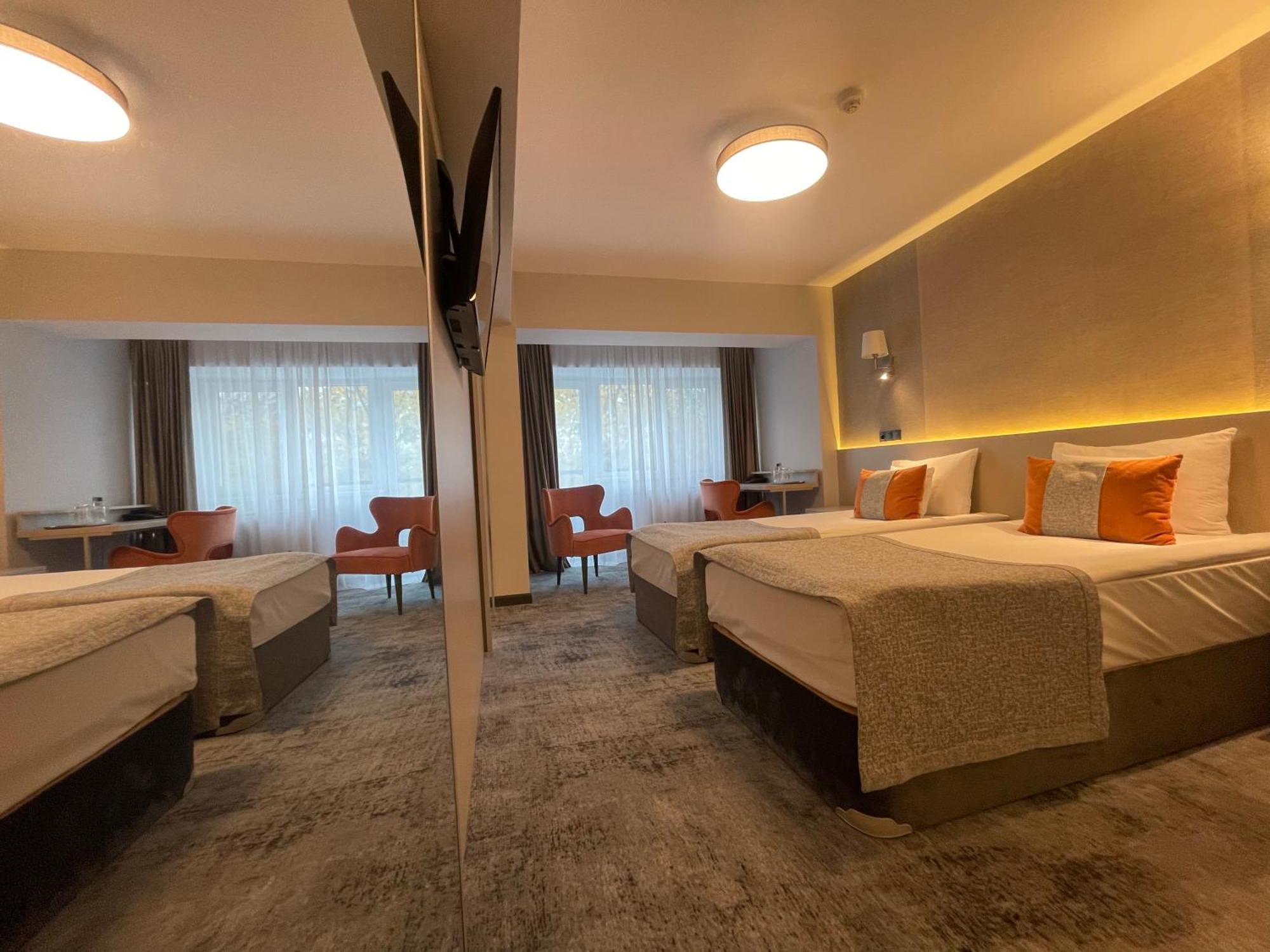 Hotel Univers Kluż-Napoka Zewnętrze zdjęcie